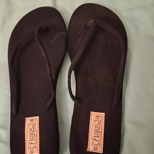 Flojos Black Flip Flop Sandals Look Like Little Stain But Is NOT stain